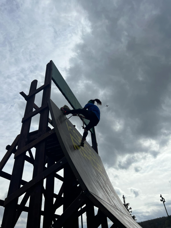 Фото із заходу