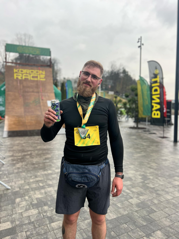 Фото із заходу