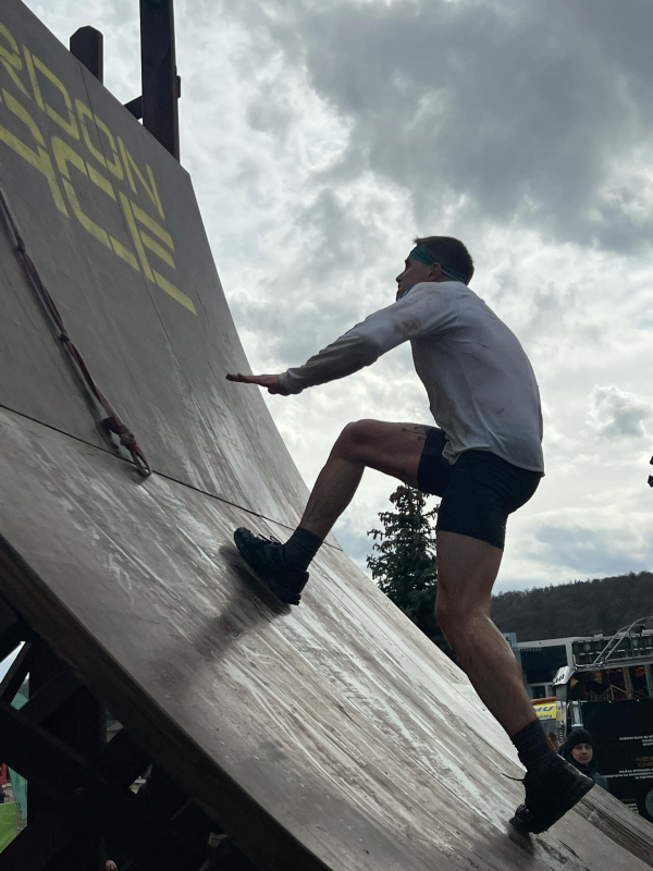 Фото із заходу