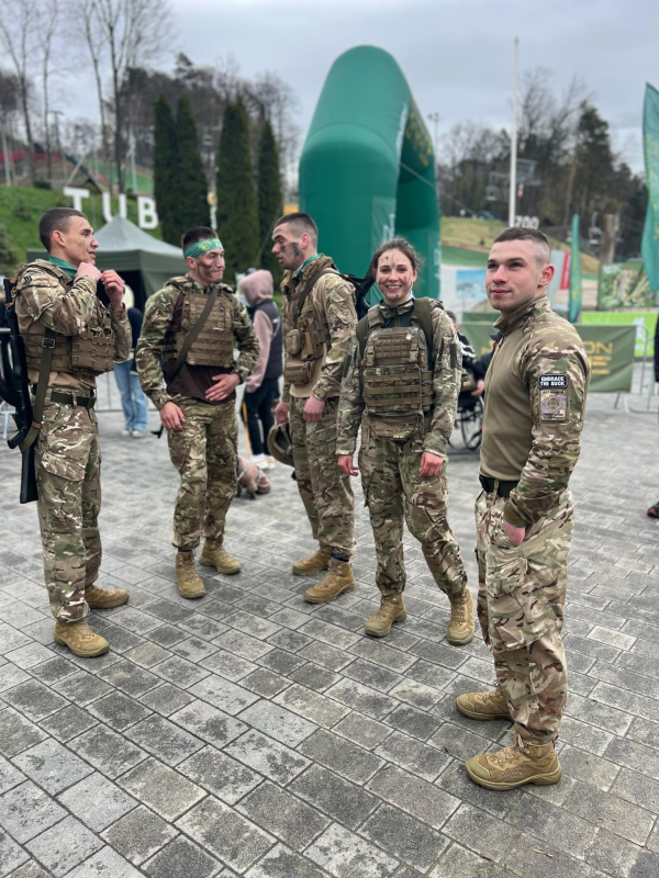 Фото із заходу