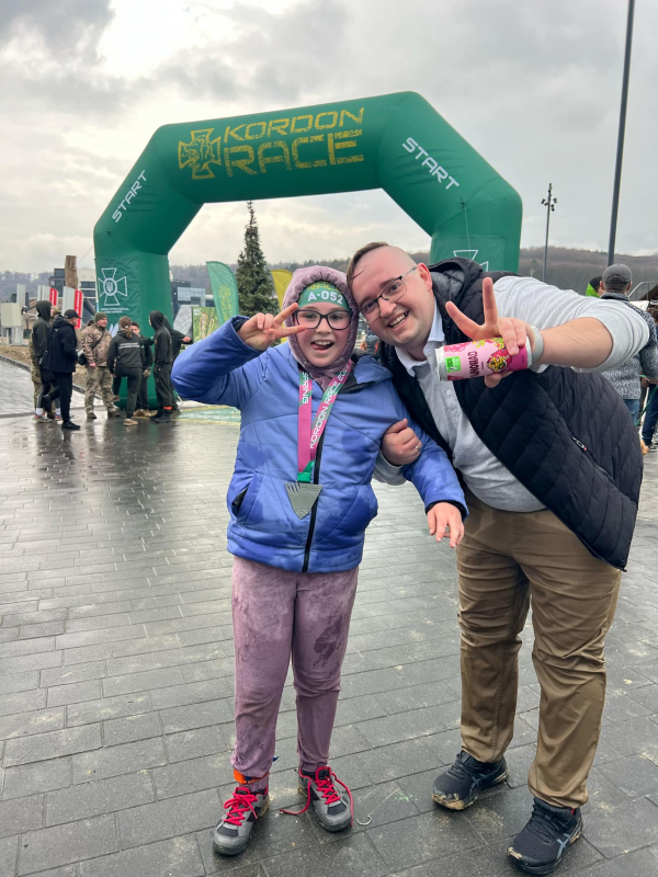 Фото із заходу