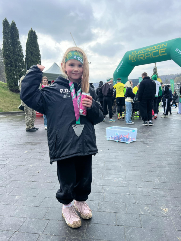 Фото із заходу