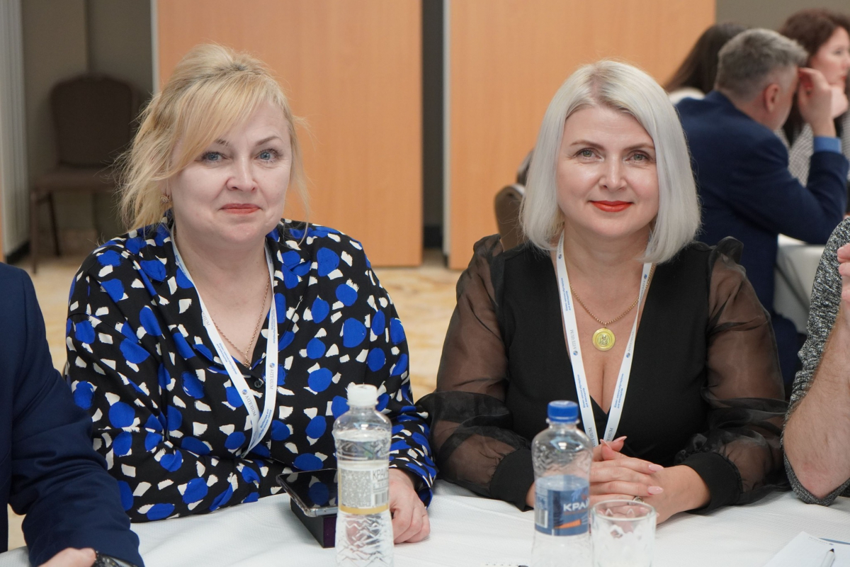 Фото з відкриття школи