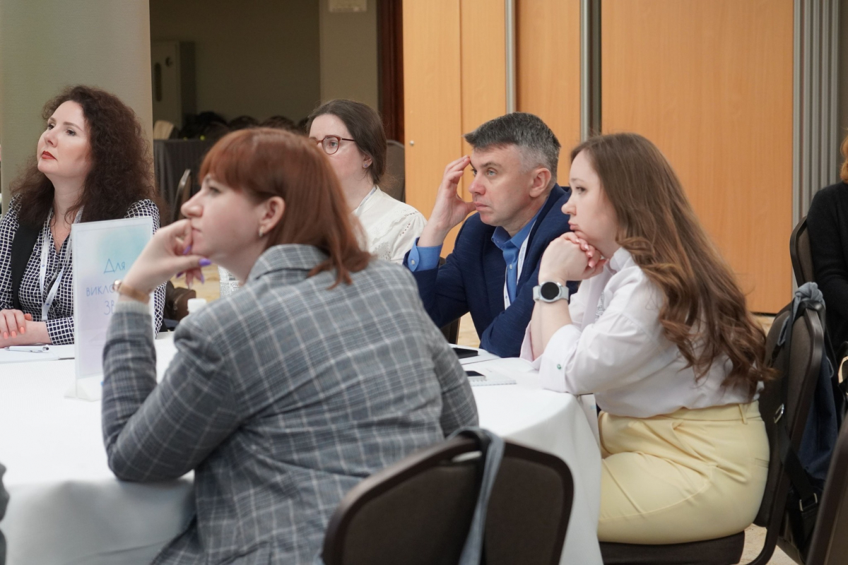 Фото з відкриття школи