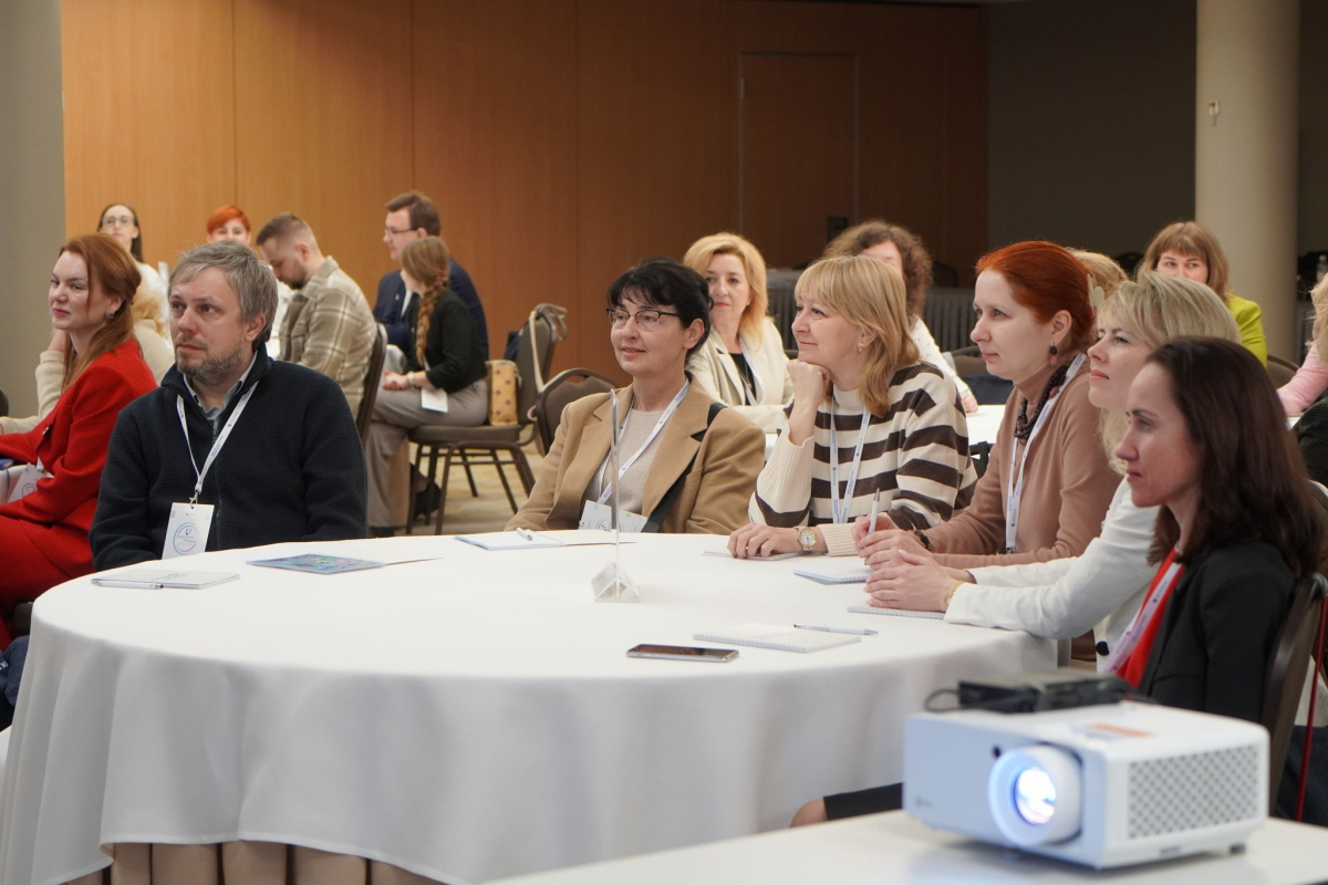 Фото з відкриття школи