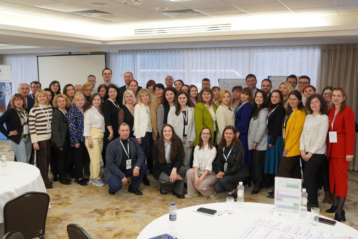 Фото з відкриття школи