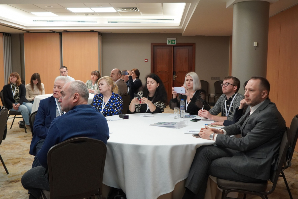 Фото з відкриття школи