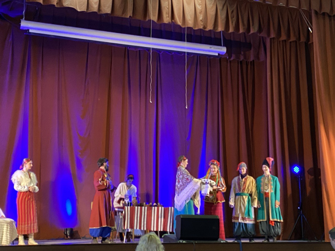 Фото з вистави