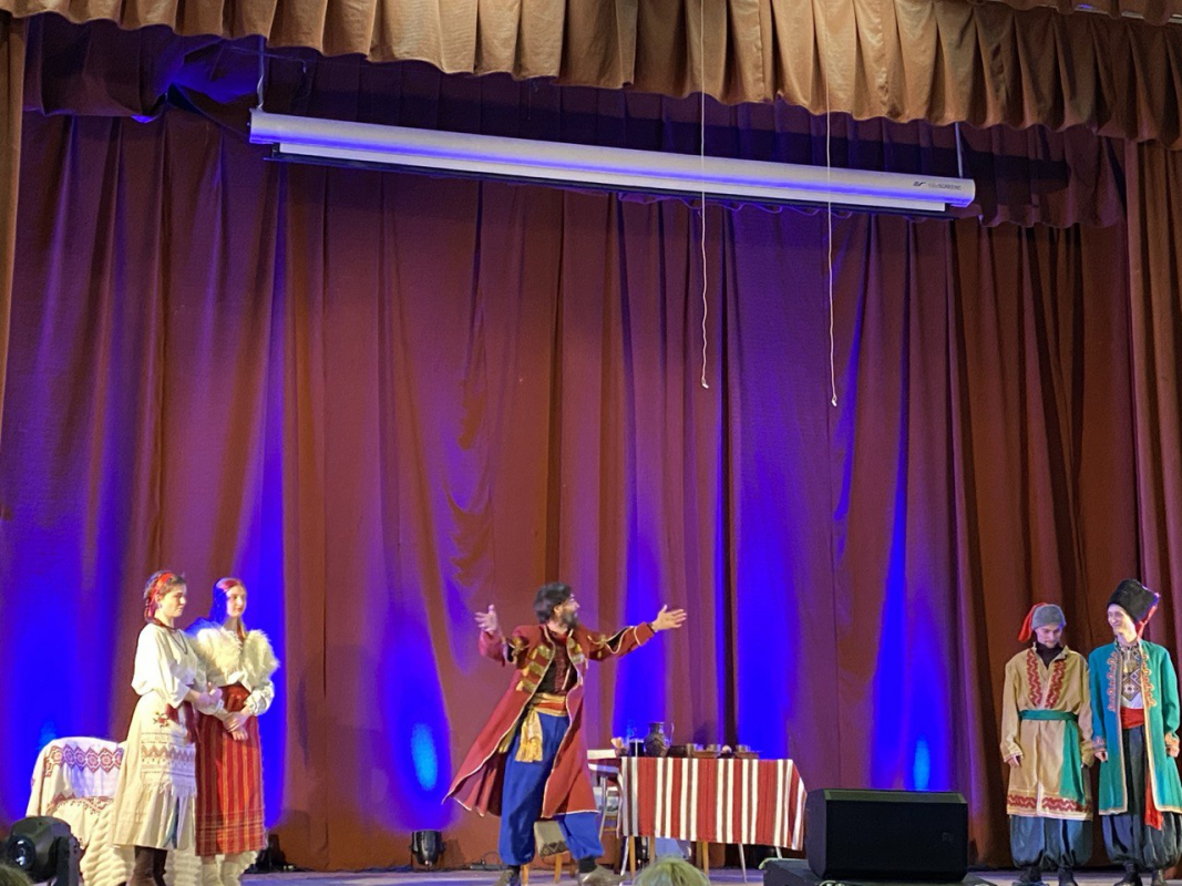 Фото з вистави