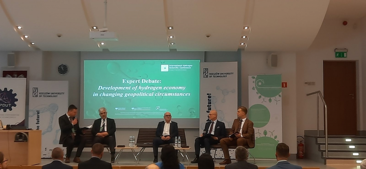 Фото з конференції у Польщі