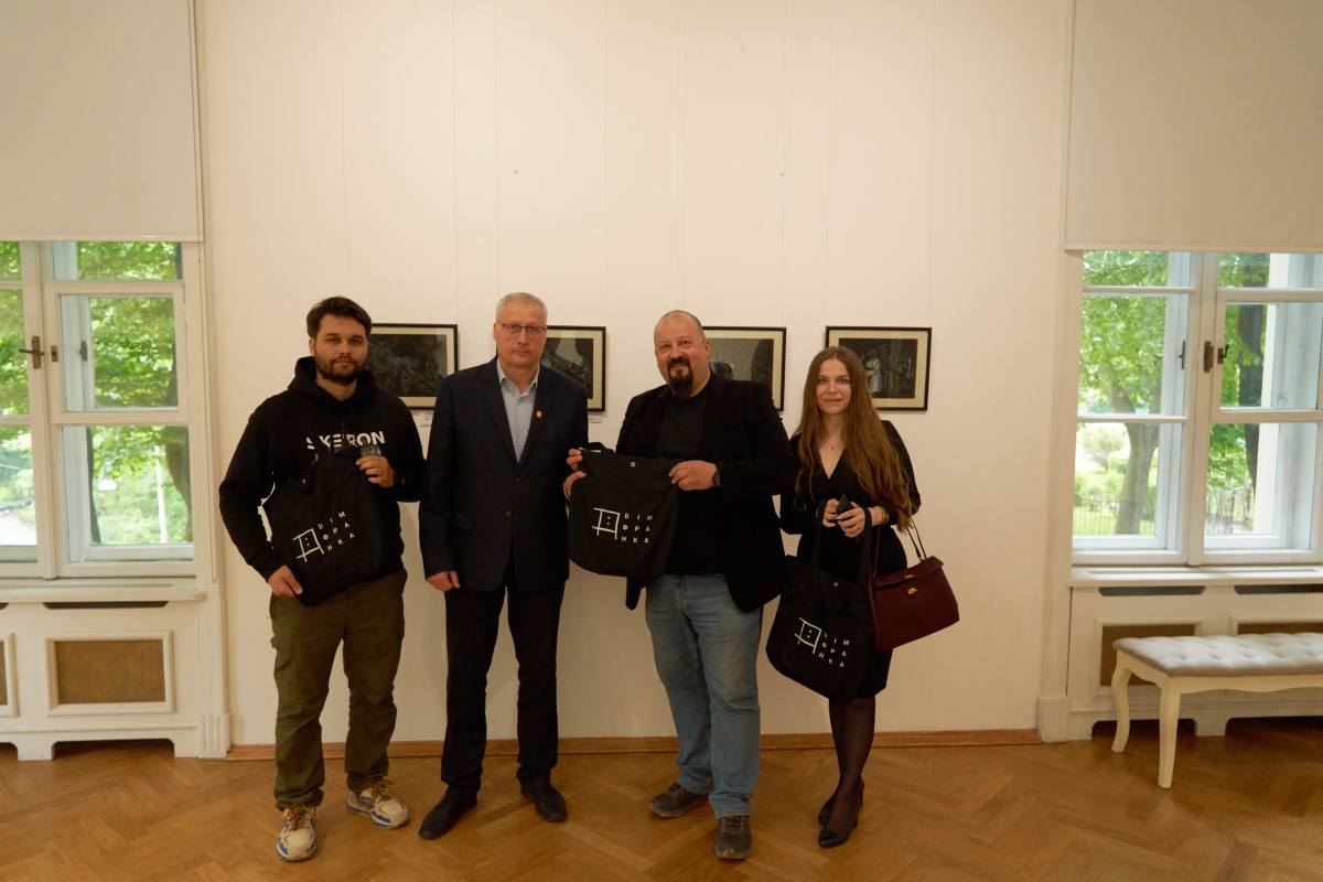 Фото з підписання угоди