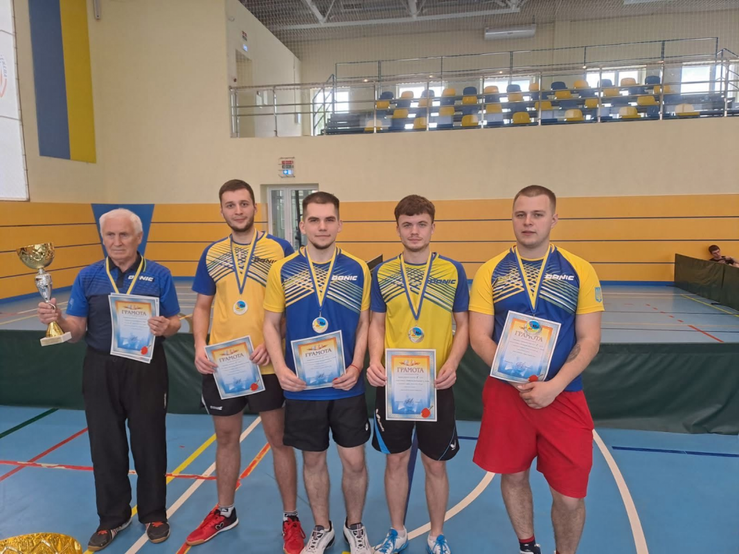 Фото з нагородження переможців змагань