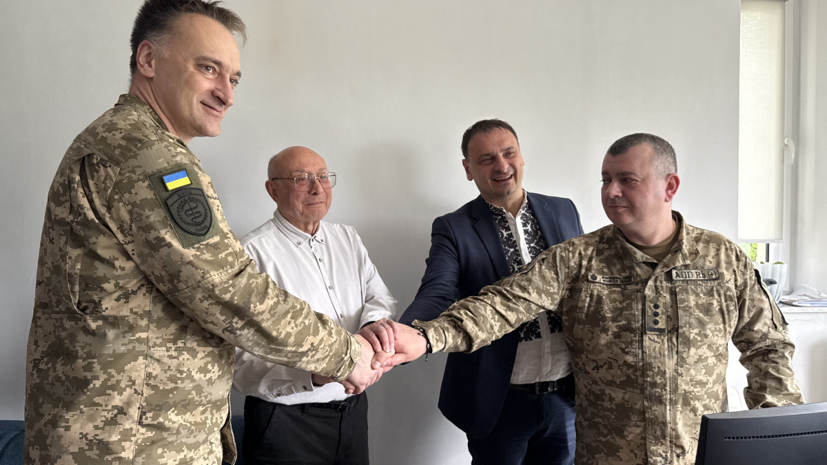 Фото з передавання Aquior