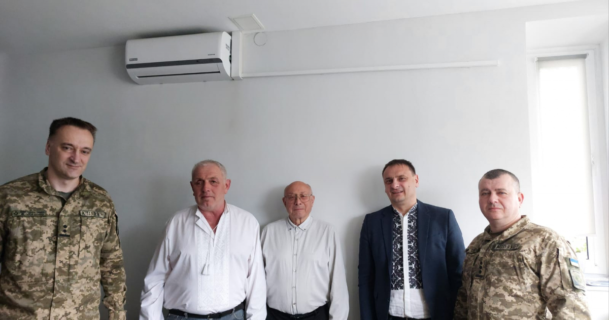 Фото з передавання Aquior