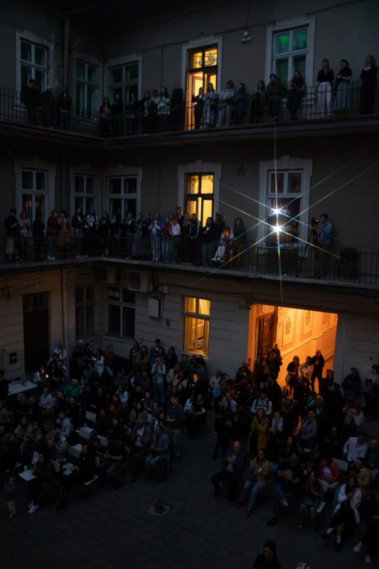 Фото з інсталяції