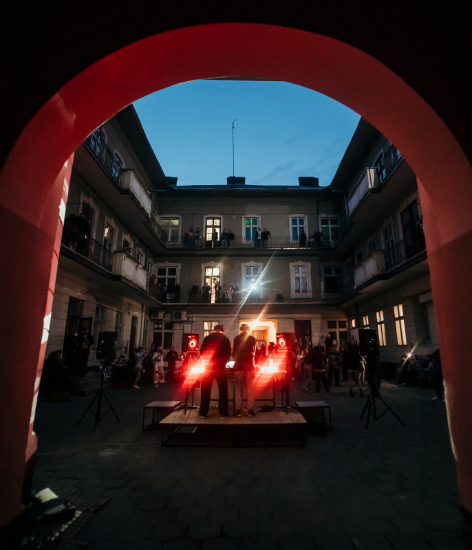 Фото з інсталяції