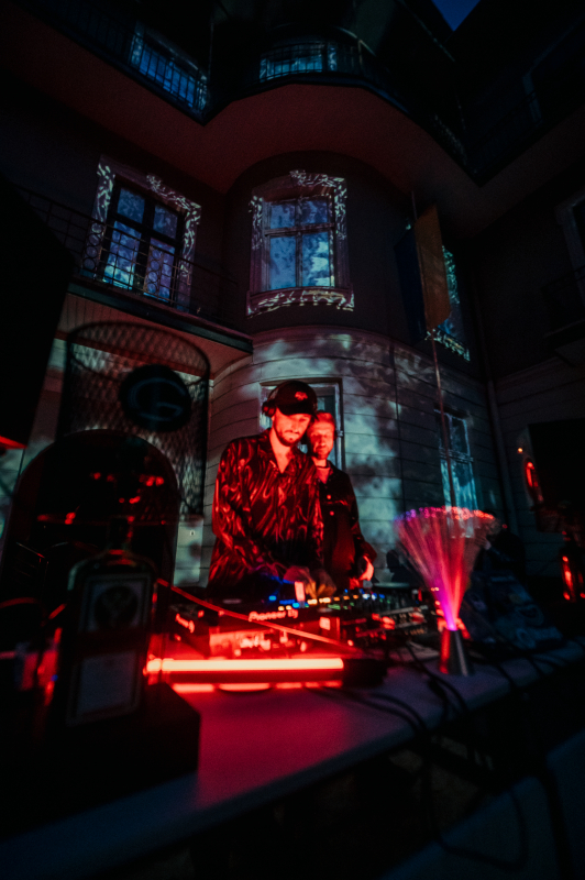 Фото з інсталяції