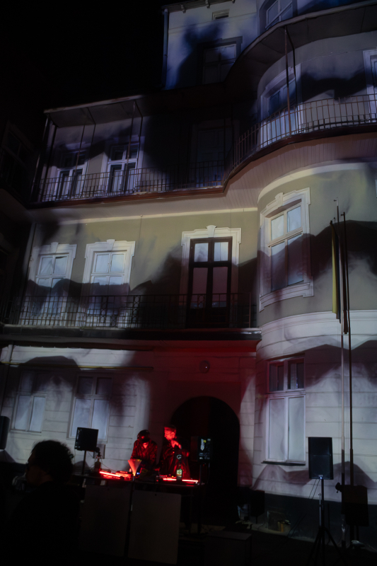 Фото з інсталяції