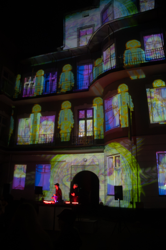 Фото з інсталяції