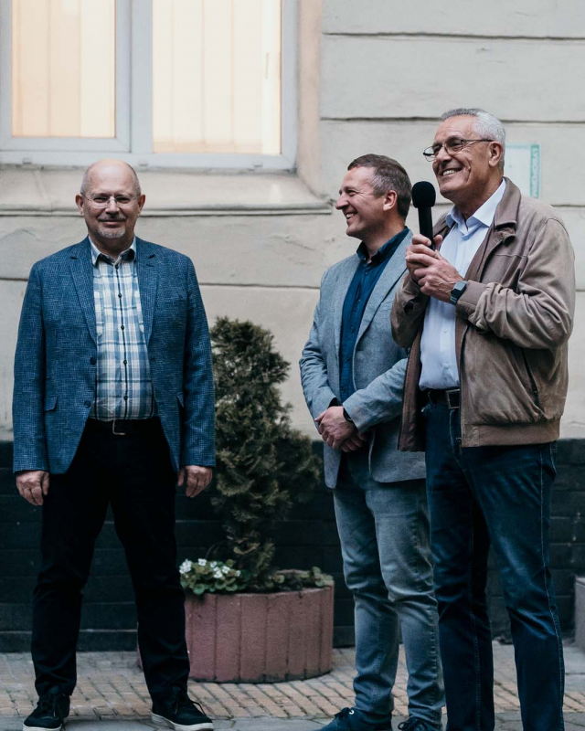 Фото з інсталяції