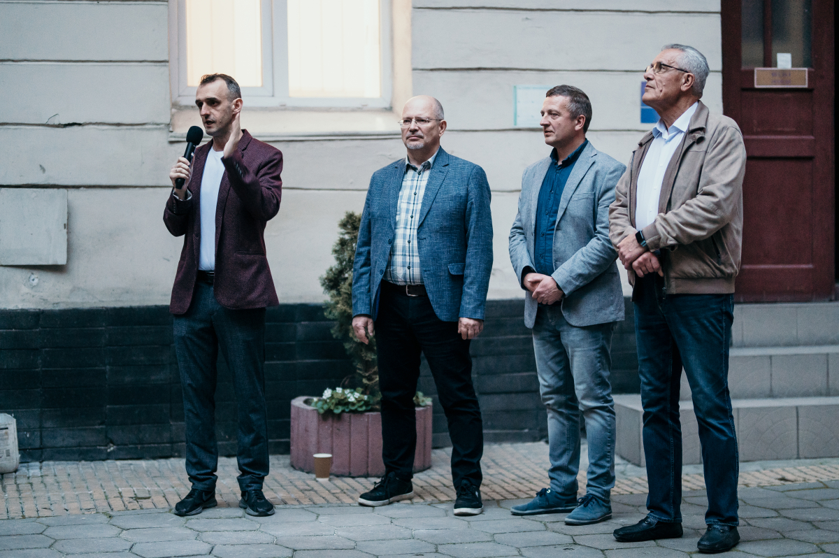 Фото з інсталяції