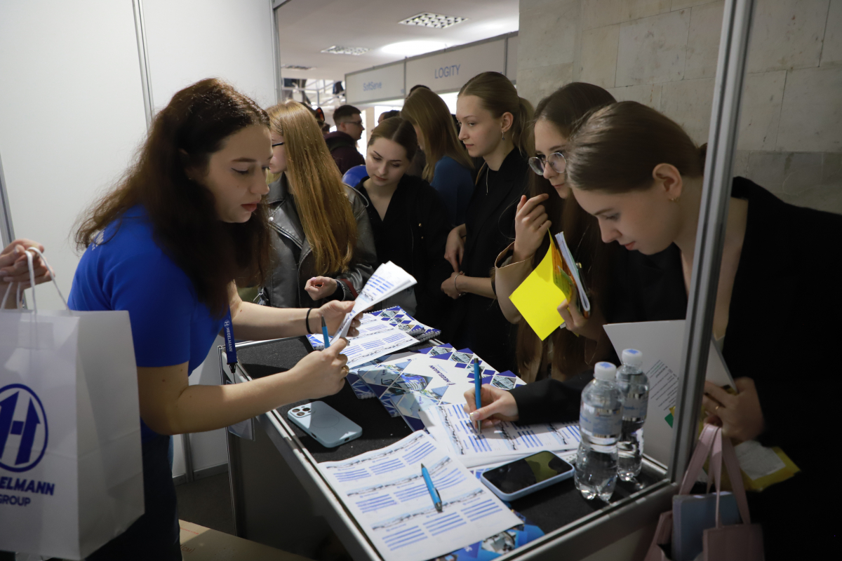 Фото з Ярмарку кар’єри