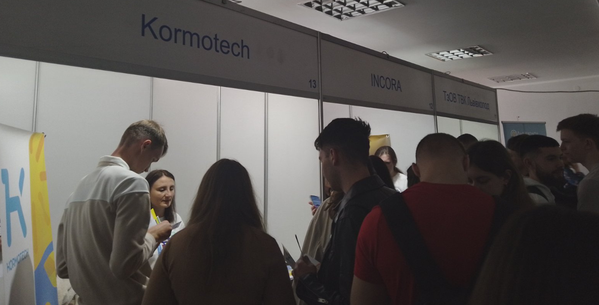 Фото з Ярмарку кар’єри