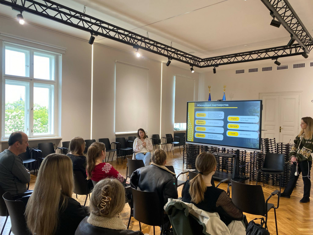 Фото з відвідин ЛОВА