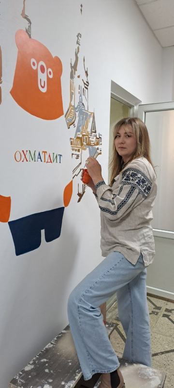 Учасниця проєкту «Художник – дитині»