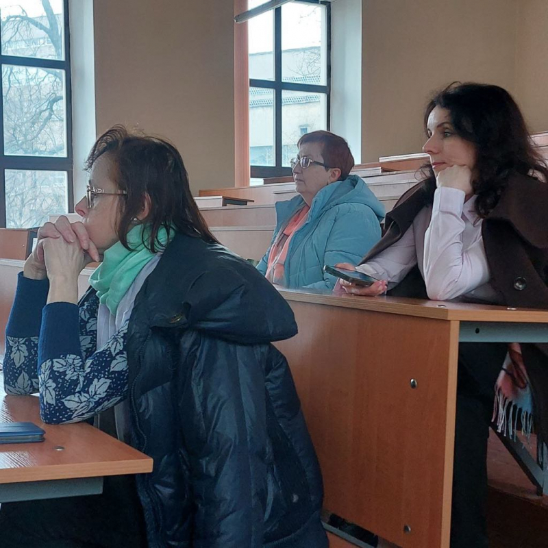 Фото із заходу