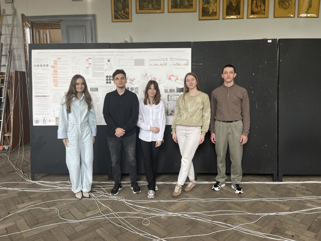 Фото із захисту робіт