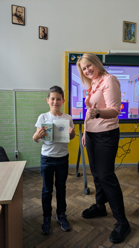 Фото із заходу