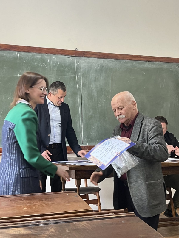 Фото з нагородження переможців конкурсу