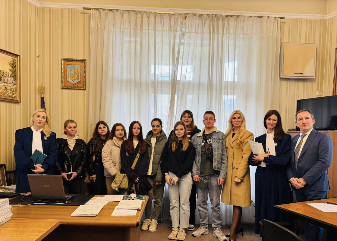 Фото з відвідин суду