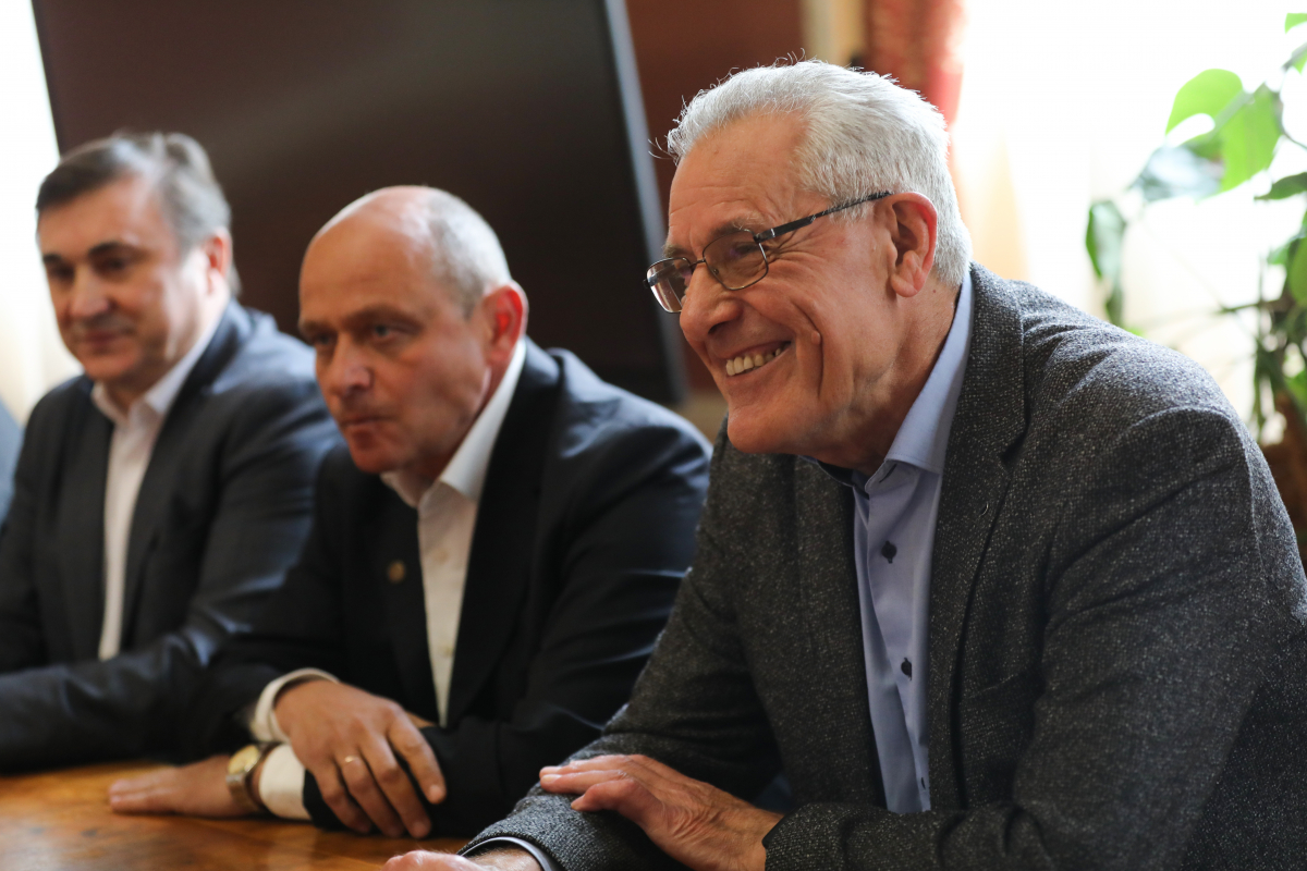 Фото з підписання меморандуму