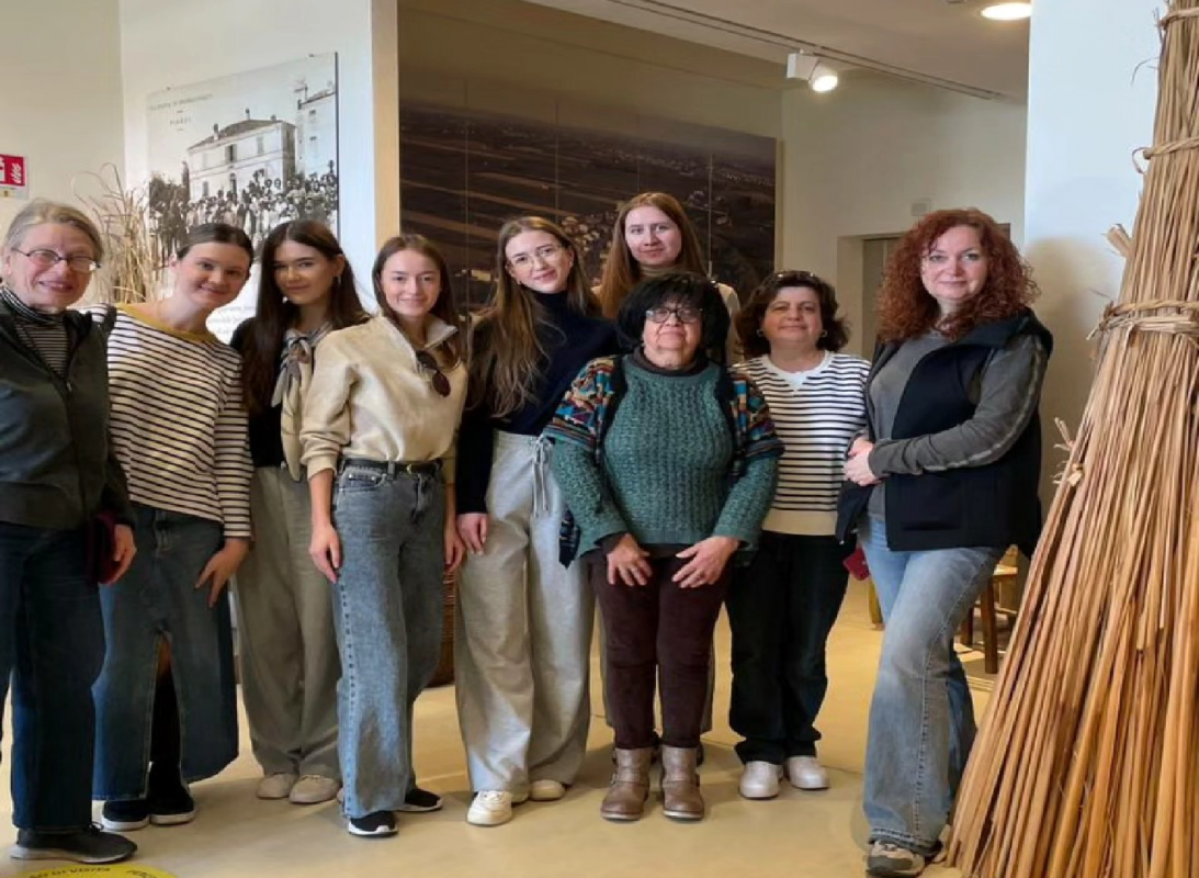 Романа Мотиль з колегами