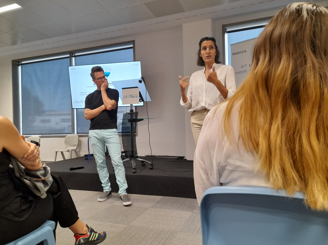 Фото з бієнале на Майорці