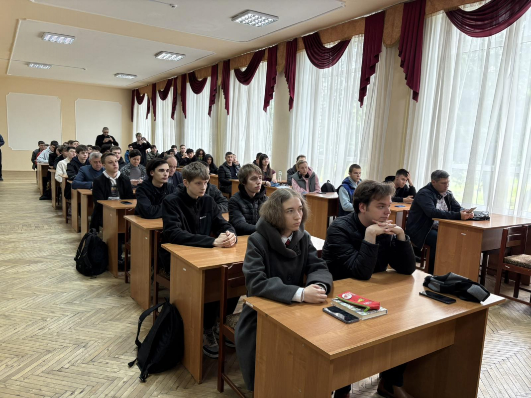 Фото з відвідин коледжу