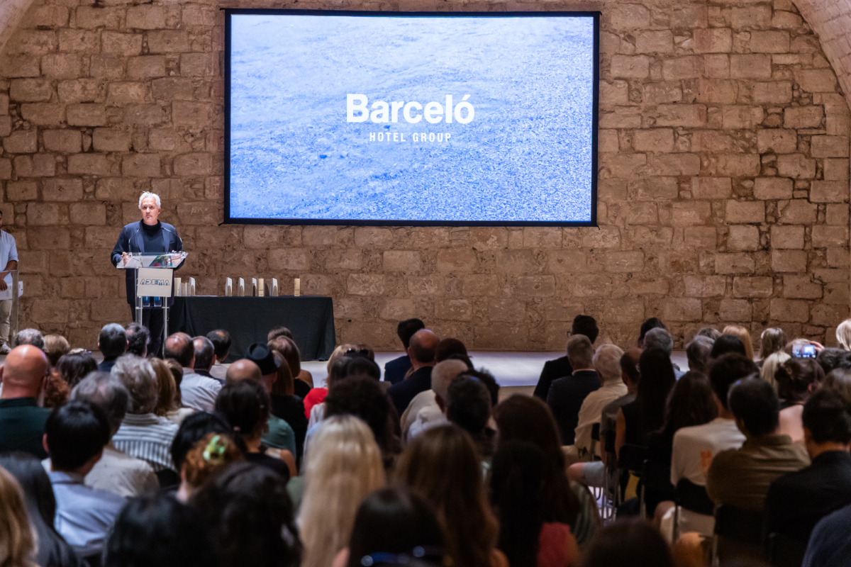 Фото з бієнале