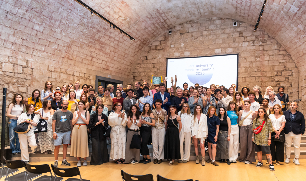 Фото з бієнале