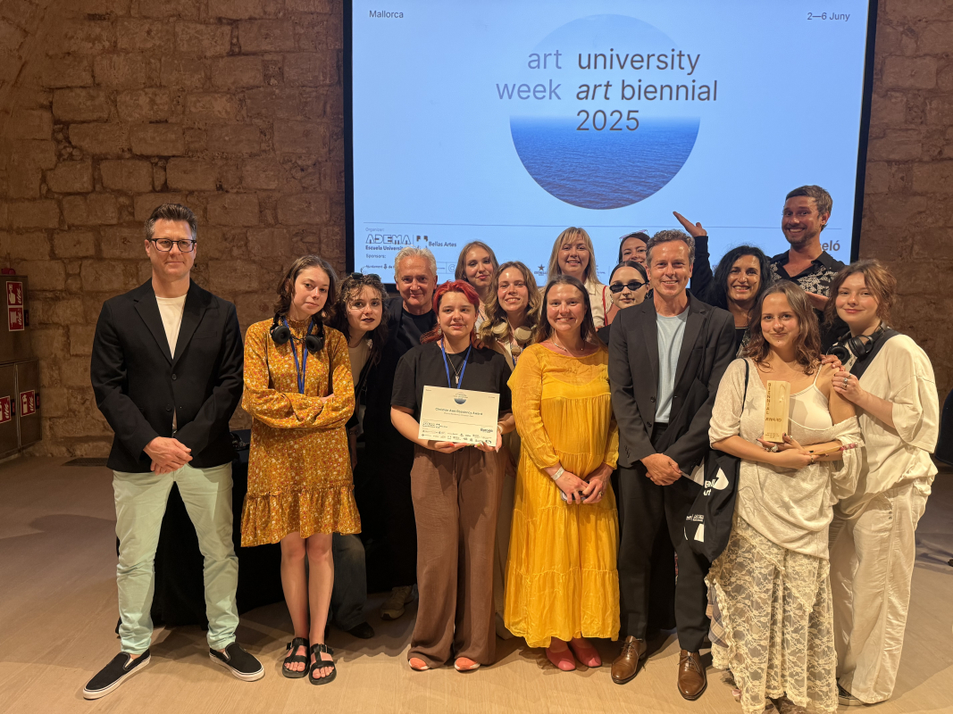 Фото з бієнале