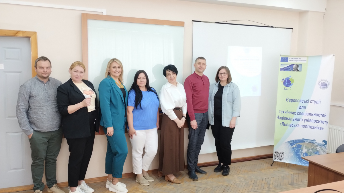 Фото із засідання журі конкурсу