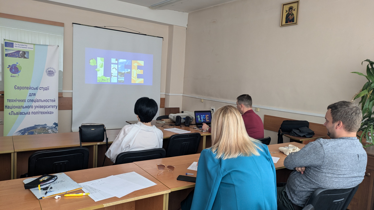 Фото із засідання журі конкурсу