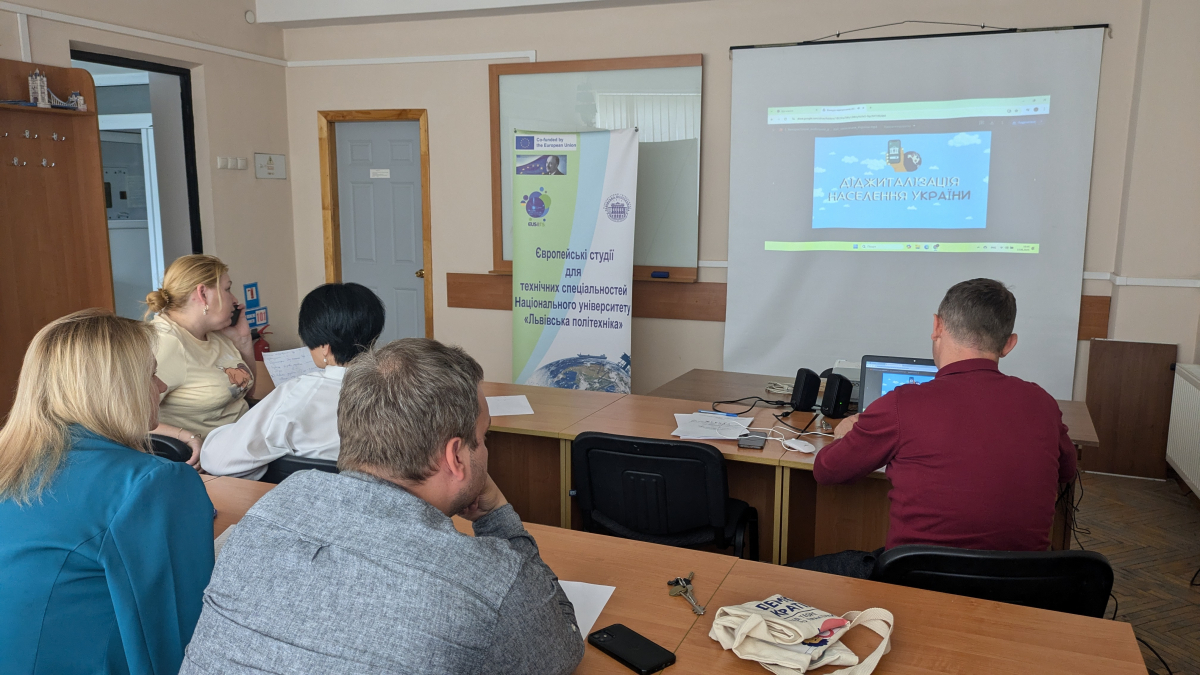 Фото із засідання журі конкурсу