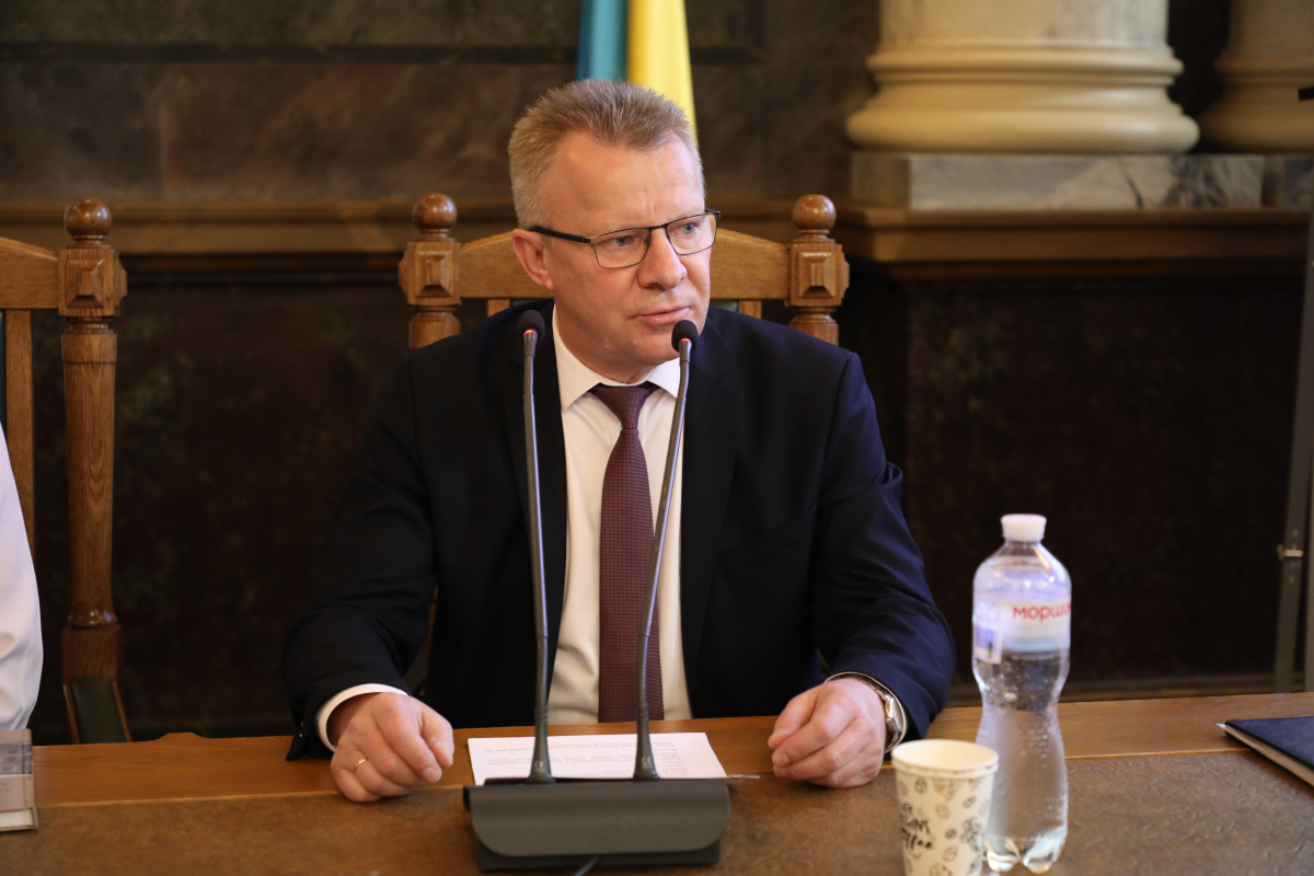 Фото з урочистої академії