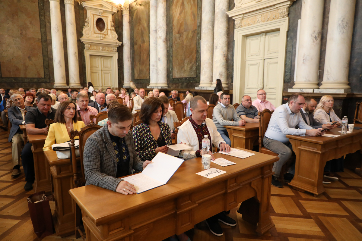 Фото з урочистої академії