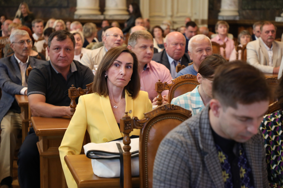 Фото з урочистої академії