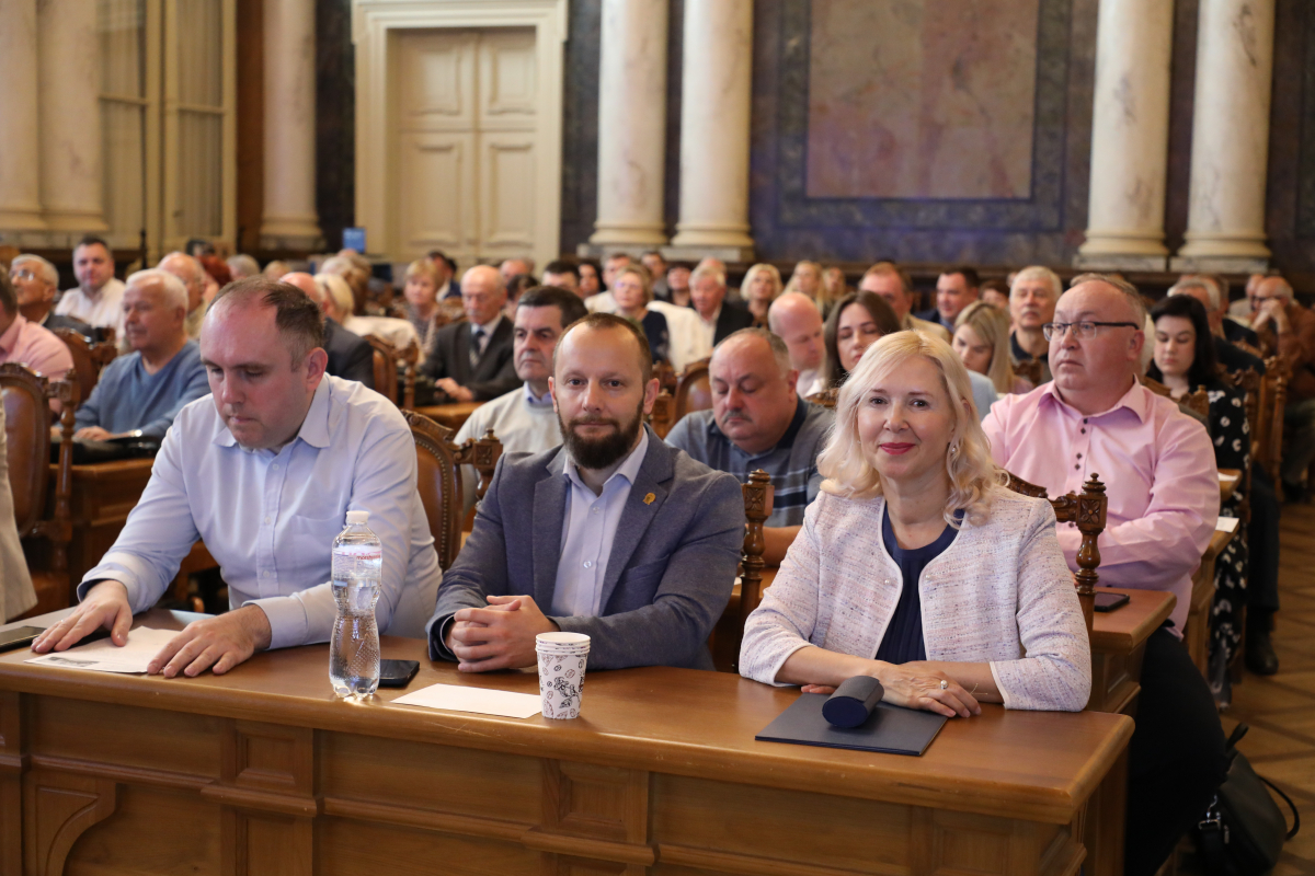 Фото з урочистої академії