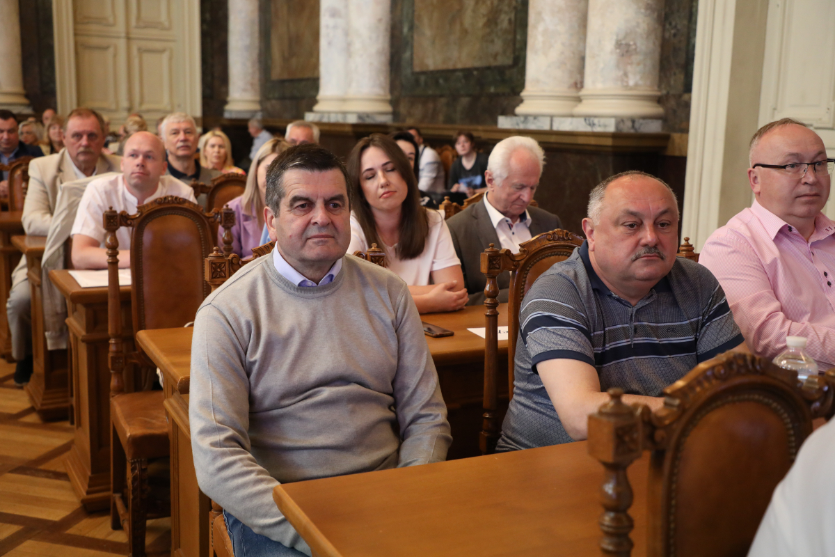 Фото з урочистої академії