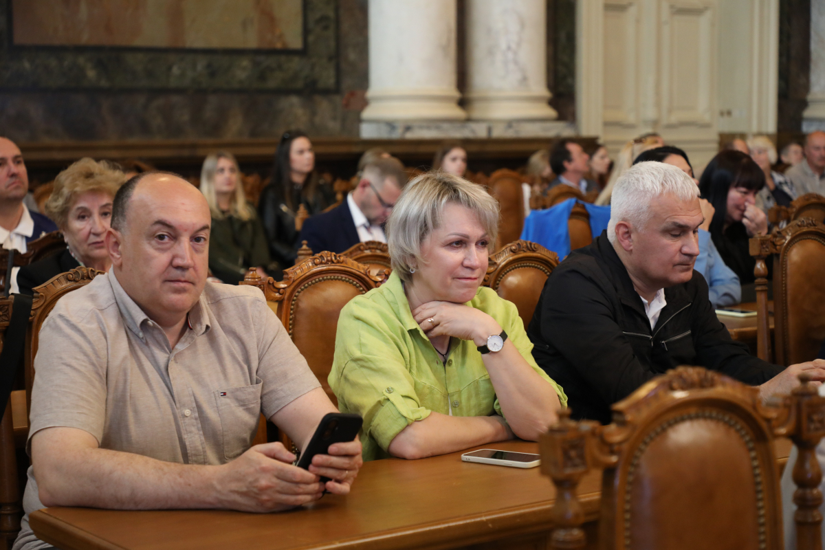 Фото з урочистої академії